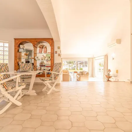 Villa Verdizela Ii *